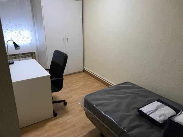 Residencia 12 Octubre Bed & Breakfast Madrid Luaran gambar