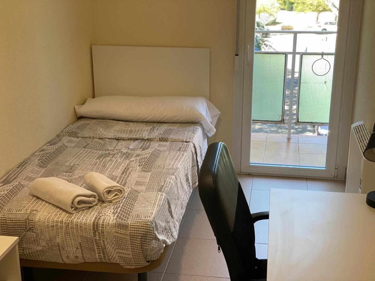 Residencia 12 Octubre Bed & Breakfast Madrid Luaran gambar