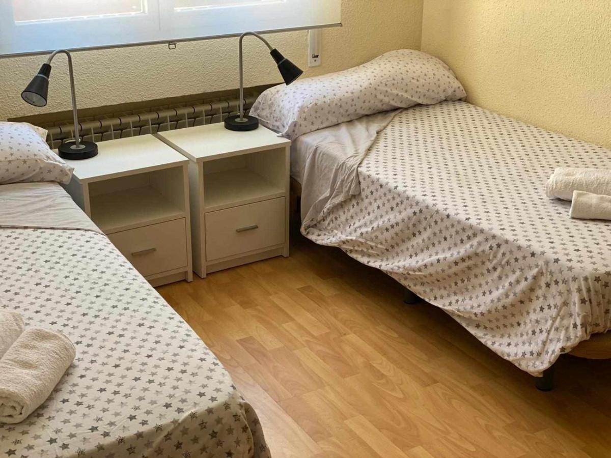 Residencia 12 Octubre Bed & Breakfast Madrid Luaran gambar