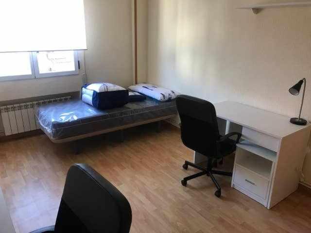 Residencia 12 Octubre Bed & Breakfast Madrid Luaran gambar