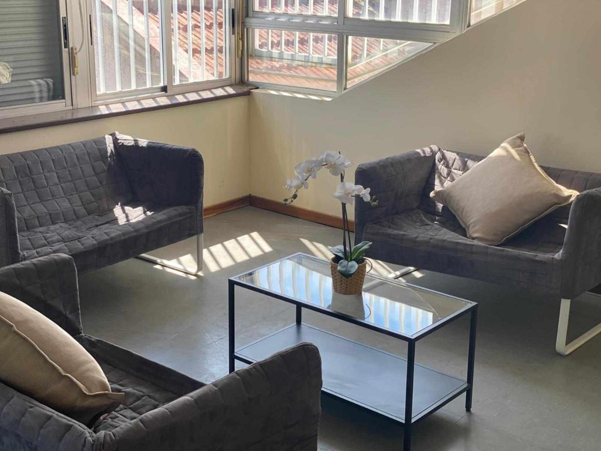 Residencia 12 Octubre Bed & Breakfast Madrid Luaran gambar
