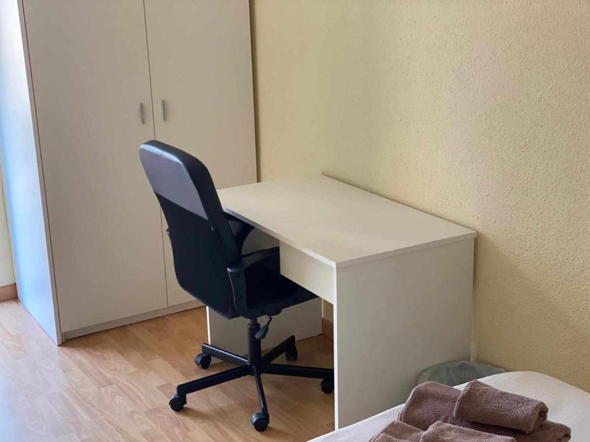 Residencia 12 Octubre Bed & Breakfast Madrid Luaran gambar